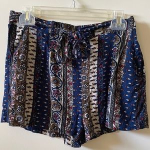 Charlotte Russe flowy shorts with bow in front